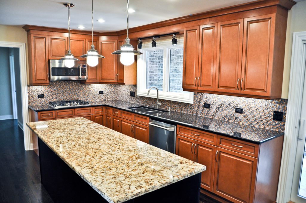 kitchen-remodeling-in-inverness-il-granite-selection-img_00315a8205ba7b42_14-6154-1-088a30f-min